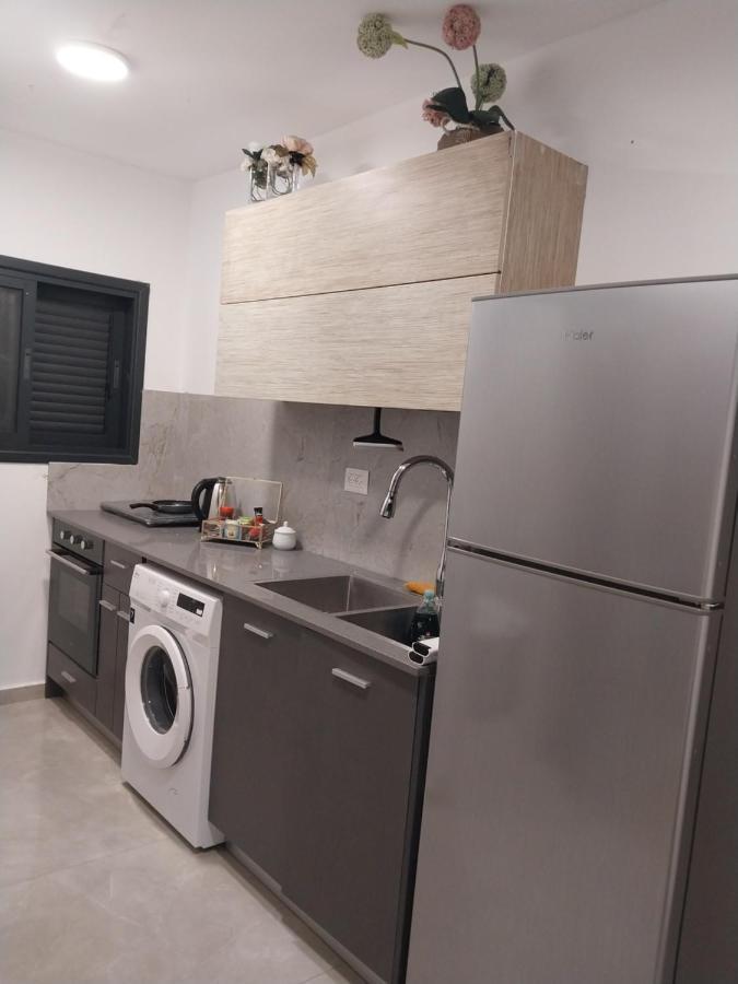 Апартаменти שירת דבורה בבני ברק Giv'at Shemu'el Екстер'єр фото